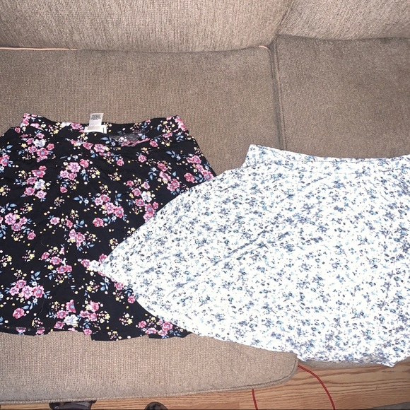 BUNDLE of five skirts floral and solid patterns - Picture 10 of 13